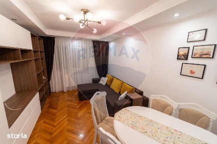 Apartament cu 3 camere de vânzare în zona Decebal