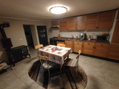 Vând sau schimb casă în Variaș cu apartament în Timișoara