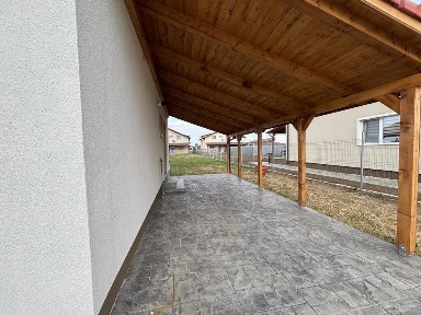 Vand casa individuala