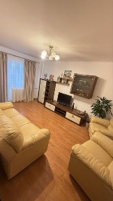 Tineretului vizavi de parc apartament 3 camere decomandat