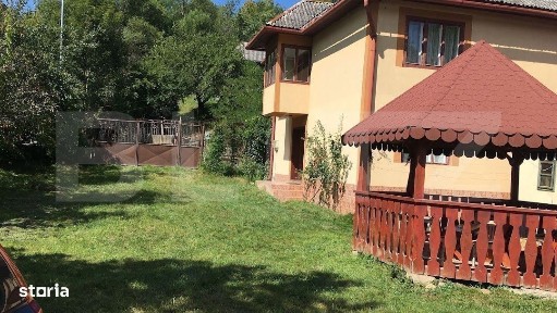 Casa spatioasa cu 4 camere, orasul Campeni