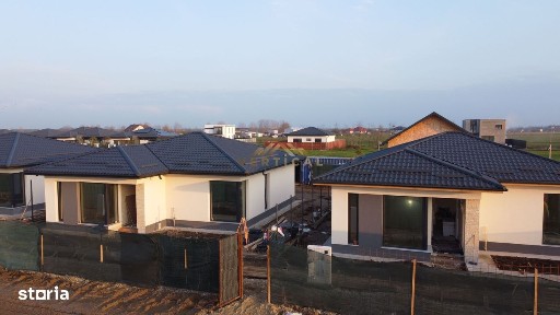 3 Case Exclusive! 3 Camere, 2 Bai, Comuna Berceni