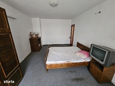 Apartament cu 2 camere de vânzare în Curtea de Argeș.