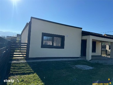 Casa singura in curte, Zizin, Tarlungeni, Brasov