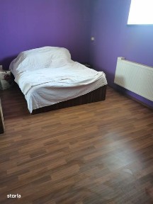 Vand apartament cu 2 camere in loc. Deta