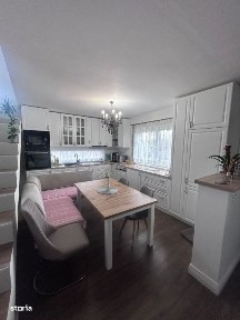 Vanzare-Casa izolata, 4 camere, 2 bai, incalzire in pardoseala, teren