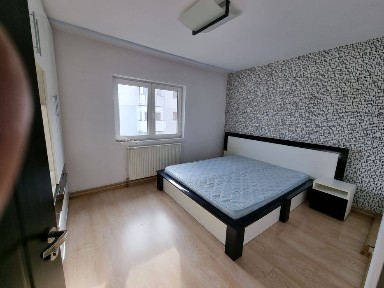 apartament cu 3 camere, decomandat, renovat, mobilat