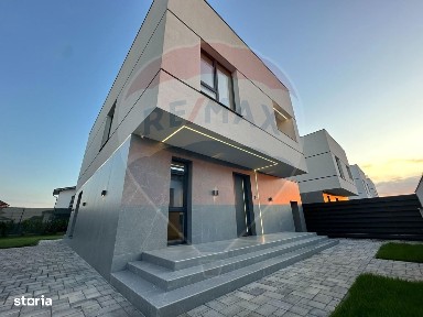 Casă / Vilă de vânzare 5 camere