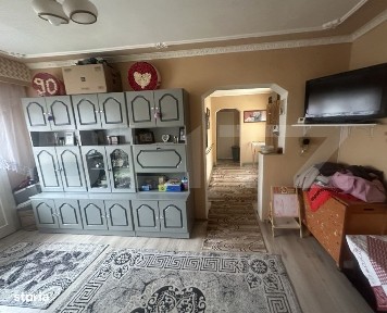 Apartament cu 3 camere,semidecomandat,84mp,Zona Careiului