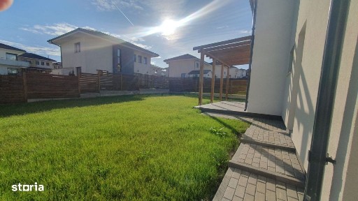 Casa individuala cu 4 camere de inchiriat, Dezmir