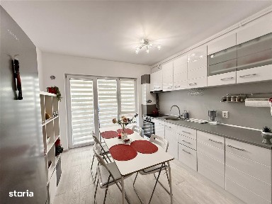 Apartament modern de inchiriat - 3 camere, balcon 10 mp, parcare