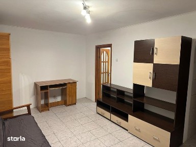 Garsoniera de inchiriat zona scoala 3
