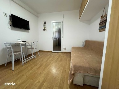 Proprietar, inchiriez garsoniera in Soarelui cu centrala gaz proprie.