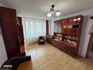 Inchiriez apartament 2 camere decebal etaj 1