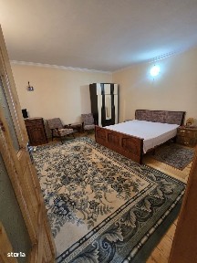 Centru- Apartament 2 camere la curte- Liber