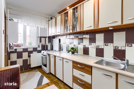 Apartament 3 camere intim 105 mp, 400 euro