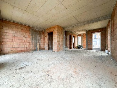 Casa 4 camere de vanzare in Apahida