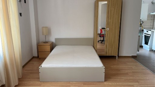 Garsoniera de inchiriat.