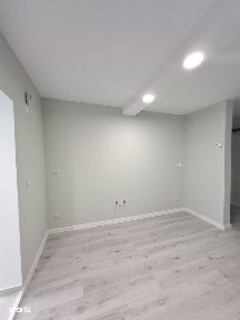 De vanzare 2 camere, etaj intermediar, complet renovat, decomandat