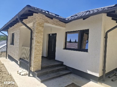 Casa parter Margineni