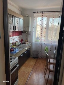 Inchiriez apartament cu 2 camere, zona centrala