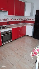Apartament mobilat de închiriat