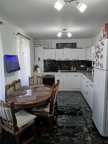 OCAZIE.Vând schimb cu ap 2 cameri plus dif