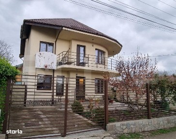 Casa individuala, 5 camere, 200mp utili, Tatarani