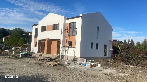 Casa tip duplex, într-o zonă excelentă,LIVEZENI