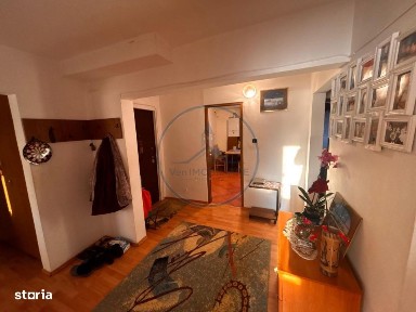 Apartament 4 camere de vanzare - Calea Moldovei