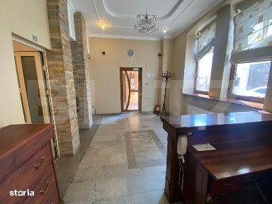 Apartament cu 8 camere, 315 mp, pentru clinica, birou sau local, ultra