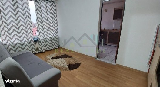 Garsoniera etaj intermediar zona Astra