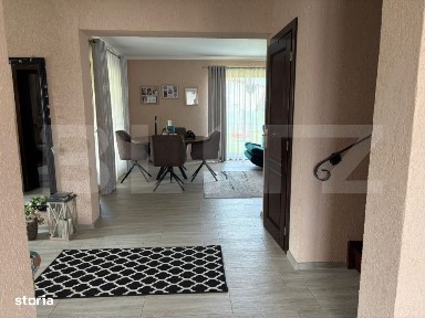 Casa cu 3 dormitoare, 186 mp, teren 696 mp, zona Paulesti