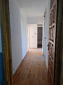 Vând apartament cu 2 camere în cartierul Unirii.