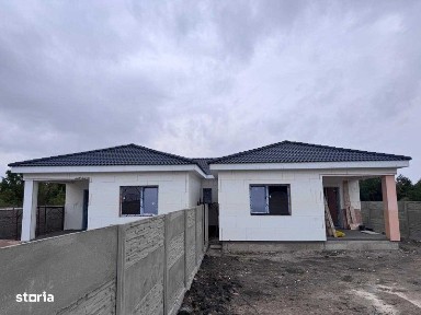 Duplex pe parter Mosnita Noua, despartit prin camera tehnica