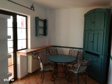 Dacia-apartament 3 camere,cu centrala