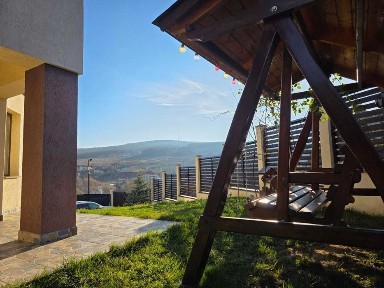 Casă în Bucium, lângă pădure - aproape de oraș, liniște cât cuprinde