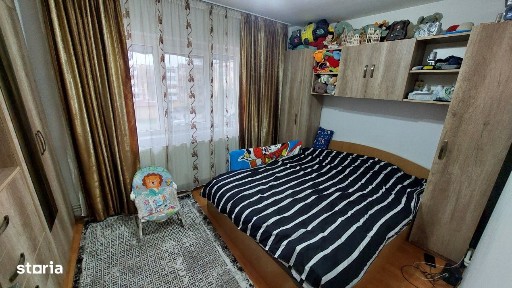 Apartament doua camere, semidecomandat, 55 mp, cartier Craiovita, zona