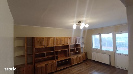 Apartament 3 Camere Decomandat - Zona Cornisa