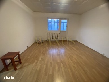 Apartament 3 camere, zona Han, etaj 3