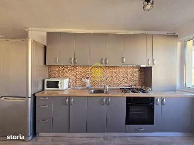 Apartament cu 3 camere, 55 mp, 2 bai, cu balcon si parcare, in zona Li