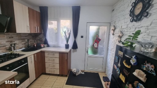 Apartament la casă zonă liniștită
