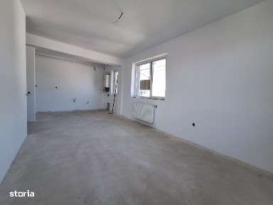 Apartament cu 3 camere semifinisat, balcon, zona Terra