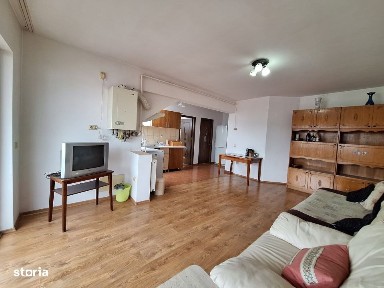 Apartament cu 2 camere, 45 mp, balcon, zona Terra