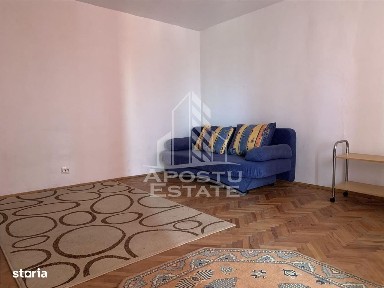 Apartament cu 2 camere, decomandat,cu centrala proprie