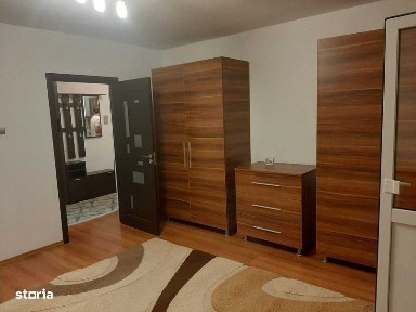 Garsoniera decomandata, 45mp, zona str de mijloc, etaj 3