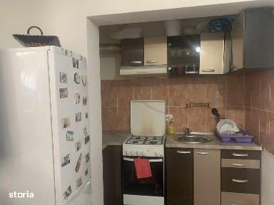 Vand apartament 2 camere Demisol Popesti str Oituz