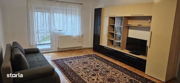 Închiriez apartament