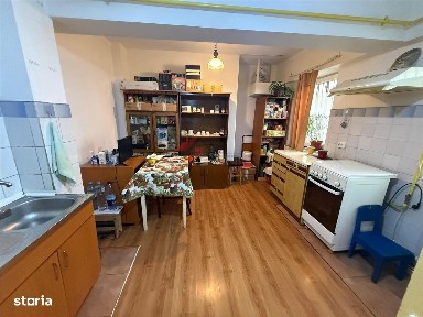 Apartament cu 2 camere decomandat, etajul 1 - Centru - Palas Mall.