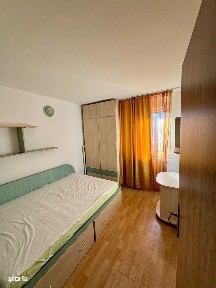 Apartament de 3 camere, 39 mp, zona Podu Ros